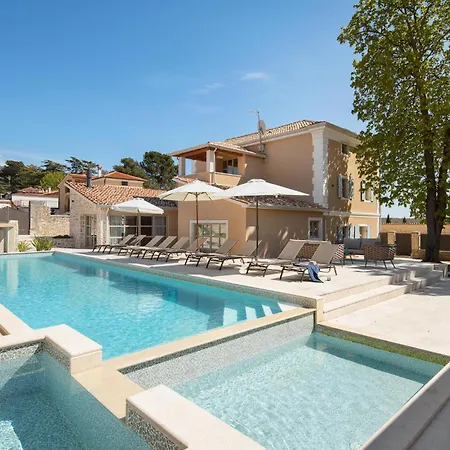 Salute Semesterbostad *